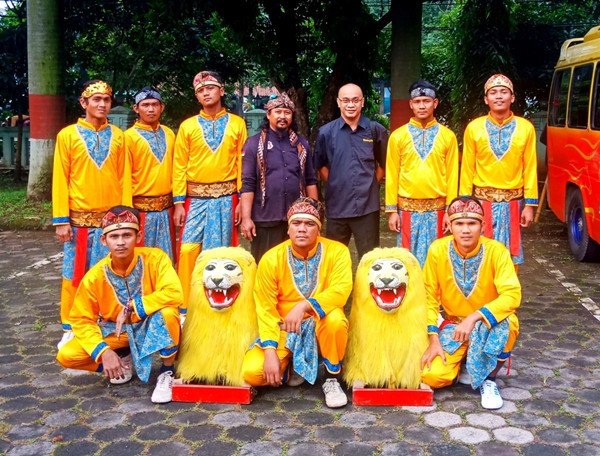 grup-sisingaan-kota-bandung-big-0